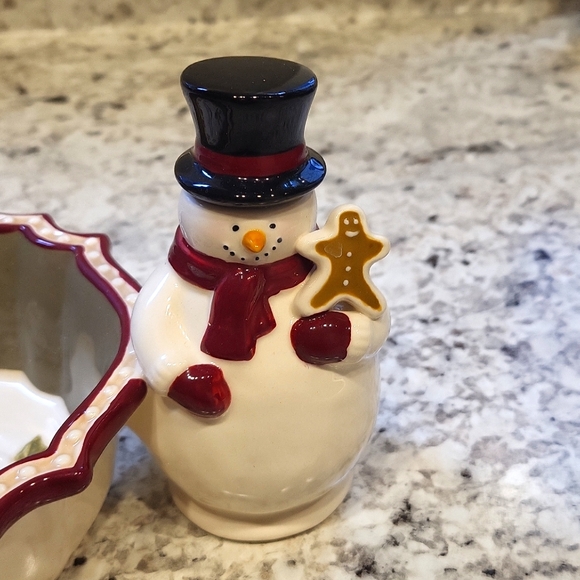 Grasslands Road Winter Settings Snowman Dip Bowl with 2 Spreaders - Picture 6 of 12